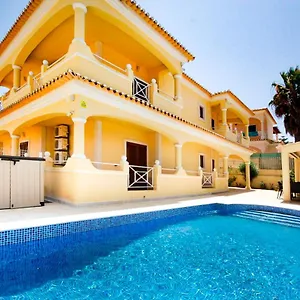 Villa Alice - Free Wifi & Air Co & Swimming Pool - By Bedzy, Albufeira