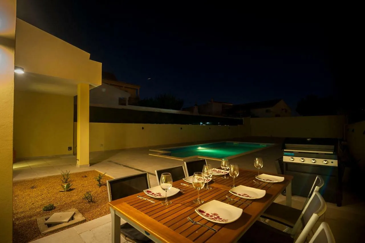 Villa Aqua-Jacuzzi-Heatable Pool-Sauna-Gym-Snooker Albufeira