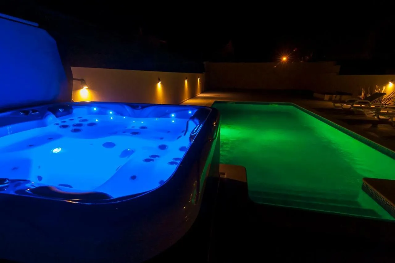 Villa Aqua-Jacuzzi-Heatable Pool-Sauna-Gym-Snooker Albufeira 0*,